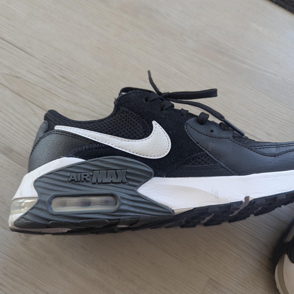 Nike Black and White Air Max Sneakers - Picture 4 of 6